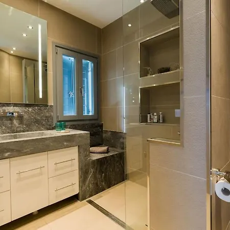 Gaia, Unique Villa, Private Pool & Tennis Court & Boules Villa