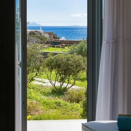 Gaia, Unique Villa, Private Pool & Tennis Court & Boules * Páros