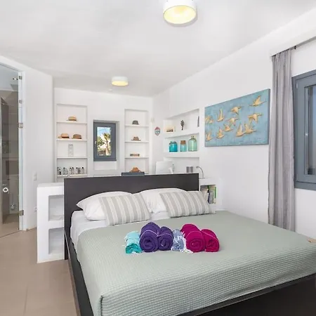 Gaia, Unique Villa, Private Pool & Tennis Court & Boules Páros