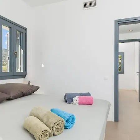 Gaia, Unique Villa, Private Pool & Tennis Court & Boules * Drios