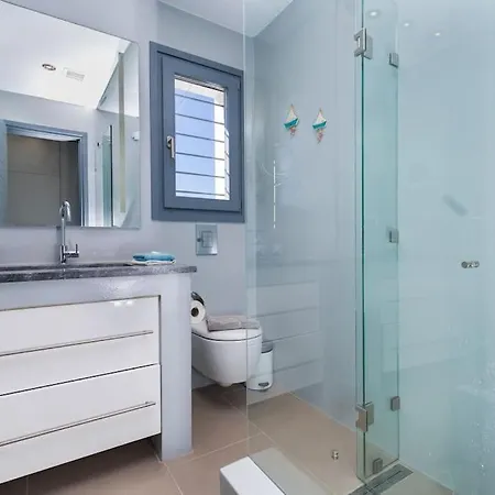 Gaia, Unique Villa, Private Pool & Tennis Court & Boules Villa *