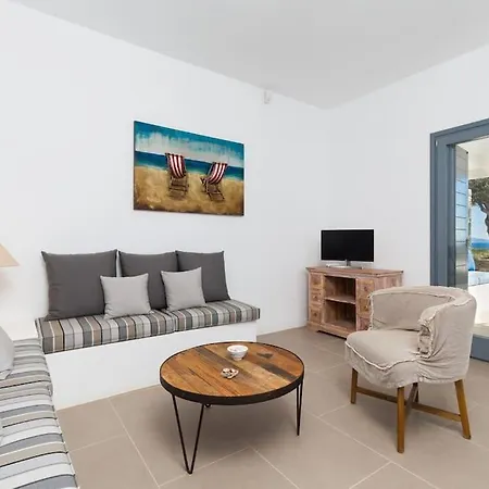 Gaia, Unique Villa, Private Pool & Tennis Court & Boules *