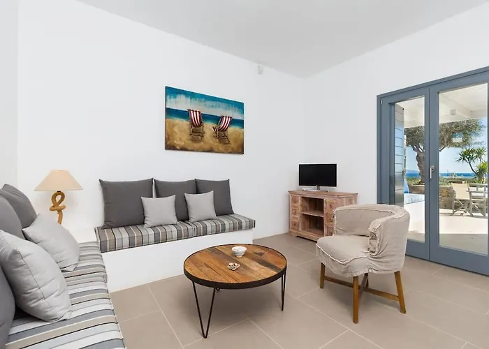 Gaia, Unique Villa, Private Pool & Tennis Court & Boules *