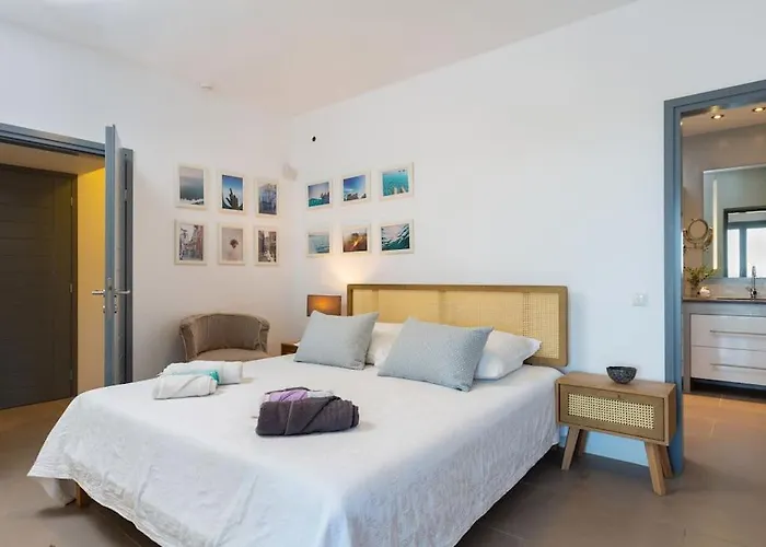 Gaia, Unique Villa, Private Pool & Tennis Court & Boules Villa Drios