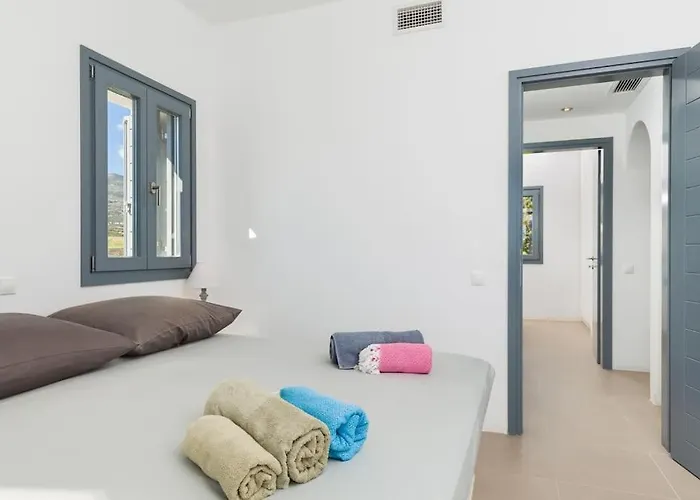 Gaia, Unique Villa, Private Pool & Tennis Court & Boules * Drios