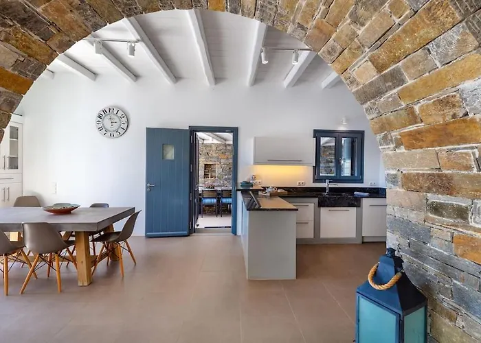 Gaia, Unique Villa, Private Pool & Tennis Court & Boules Villa